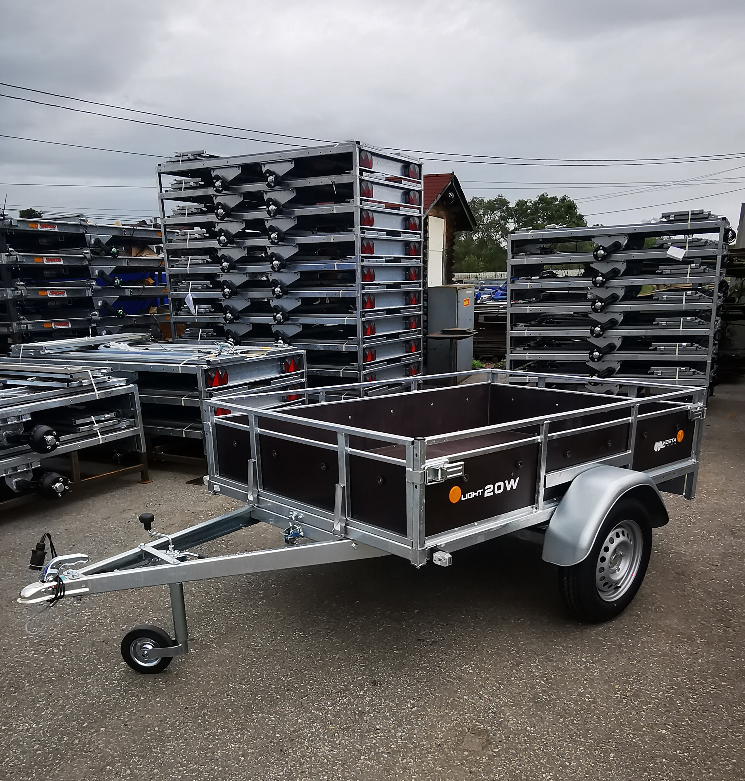 REMORCA VESTA 20 W – LIGHT !